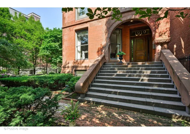 Photo 3 of Condo for sale at 1919 S Prairie Ave #3, Chicago, IL 60616 | MLS# 12766311 | Listing updated on 2026-09-24