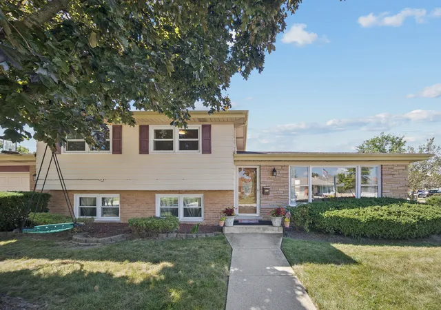 Single family home for sale at 8157 N Root Ct, Niles, IL 60714 | MLS# 12766315