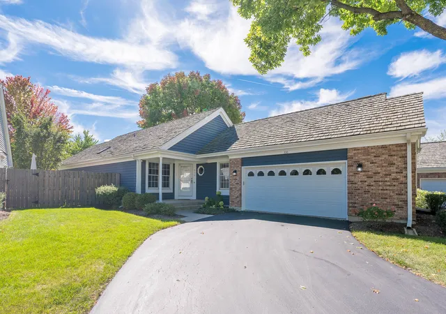 Photo 1 of Single family home for sale at 530 Park Barrington Way, Barrington, IL 60010 | MLS# 12766331 | Listing updated on 2026-09-30