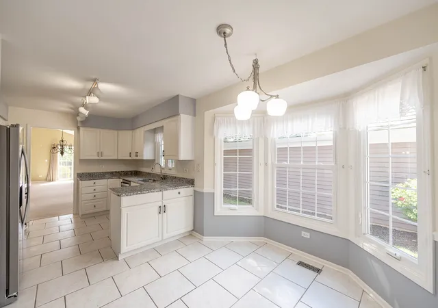 Photo 3 of Single family home for sale at 530 Park Barrington Way, Barrington, IL 60010 | MLS# 12766331 | Listing updated on 2026-09-30