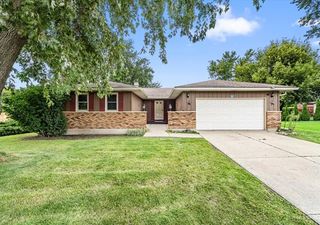 Single family home for sale at 830 Hiawatha Dr, Elgin, IL 60120 | MLS# 12766344