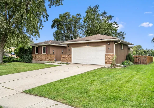 Photo 1 of Single family home for sale at 830 Hiawatha Dr, Elgin, IL 60120 | MLS# 12766344 | Listing updated on 2026-09-30