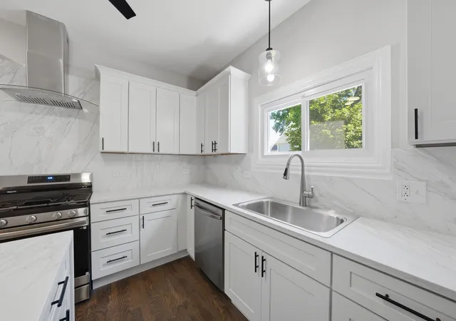 Photo 4 of Single family home for sale at 1232 Gunderson Ave, Berwyn, IL 60402 | MLS# 12766345 | Listing updated on 2026-09-29