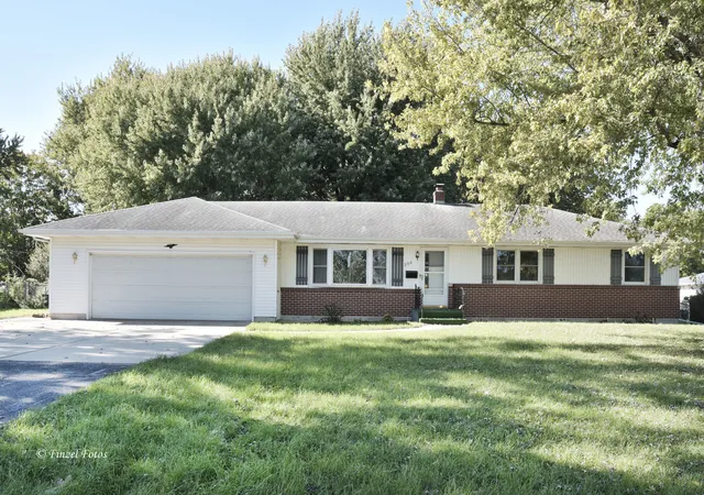 Photo 1 of Single family home for sale at 206 S Maple Ave, Byron, IL 61010 | MLS# 12766353 | Listing updated on 2026-10-27