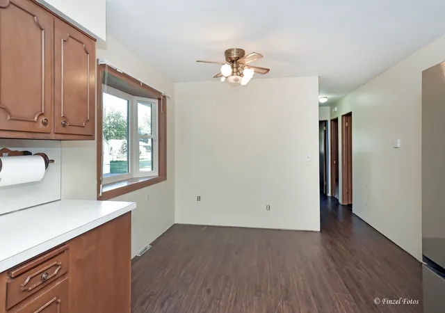 Photo 4 of Single family home for sale at 206 S Maple Ave, Byron, IL 61010 | MLS# 12766353 | Listing updated on 2026-10-27