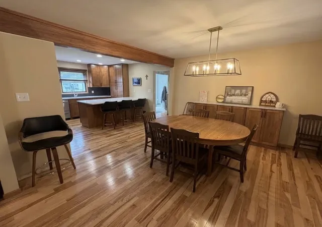 Photo 3 of Single family home for sale at 5 Oaklane Dr, Ottawa, IL 61350 | MLS# 12766355 | Listing updated on 2026-10-20