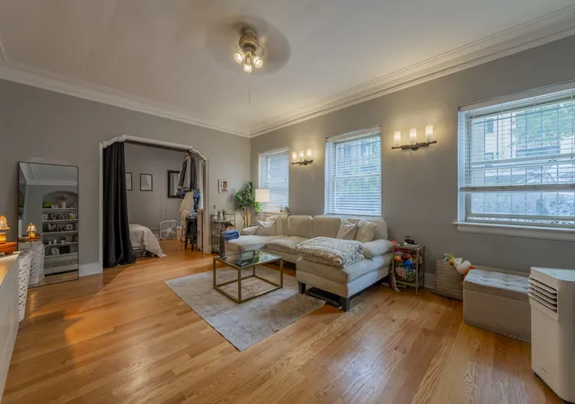 Photo 4 of Condo for sale at 2730 N Pine Grv Ave #G, Chicago, IL 60614 | MLS# 12766360 | Listing updated on 2026-09-24