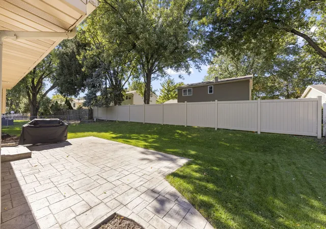 Photo 3 of Single family home for sale at 6s174 Lakewood Dr, Naperville, IL 60540 | MLS# 12766361 | Listing updated on 2026-10-07