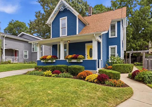 Photo 1 of Single family home for sale at 602 S 5th Avenue, St. Charles, IL 60174 | MLS# 12766368 | Listing updated on 2026-10-06
