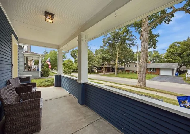 Photo 3 of Single family home for sale at 602 S 5th Avenue, St. Charles, IL 60174 | MLS# 12766368 | Listing updated on 2026-10-06