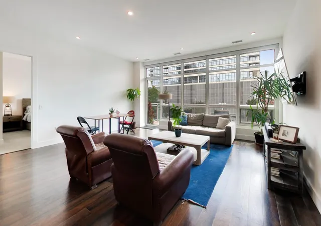 Photo 4 of Condo for sale at 367 W Locust St #305, Chicago, IL 60610 | MLS# 12766372 | Listing updated on 2026-09-23