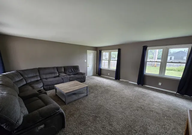 Photo 3 of Single family home for sale at 4942 138th Place, Crestwood, IL 60418 | MLS# 12766382 | Listing updated on 2026-09-28
