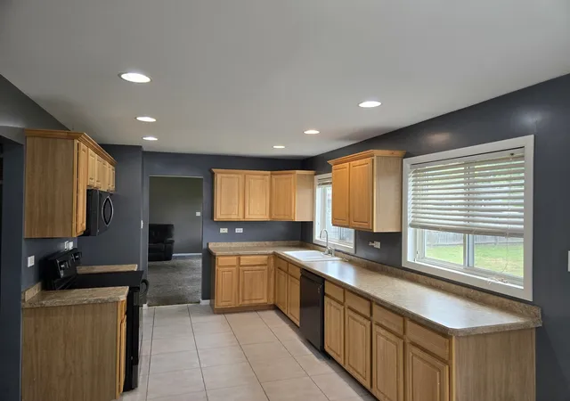 Photo 3 of Single family home for sale at 4942 138th Place, Crestwood, IL 60418 | MLS# 12766382 | Listing updated on 2026-09-28
