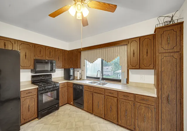 Photo 3 of Single family home for sale at 4431 187th Street, Country Club Hills, IL 60478 | MLS# 12766391 | Listing updated on 2026-09-26