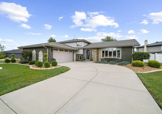 Photo 1 of Single family home for sale at 14117 Garavogue Ave, Orland Park, IL 60467 | MLS# 12766399 | Listing updated on 2026-09-25