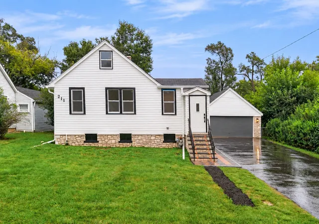 Single family home for sale at 211 N Graylynn Dr, Mount Prospect, IL 60056 | MLS# 12766401