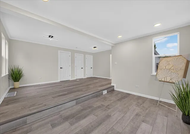 Photo 3 of Single family home for sale at 211 N Graylynn Dr, Mount Prospect, IL 60056 | MLS# 12766401 | Listing updated on 2026-09-24