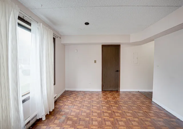 Photo 4 of Condo for sale at 611 N Briar Hl Ln #1, Addison, IL 60101 | MLS# 12766403 | Listing updated on 2026-09-24