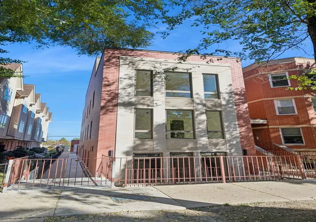Photo 1 of House for sale at 2323 N Lister Ave, Chicago, IL 60614 | MLS# 12766430 | Listing updated on 2026-09-28