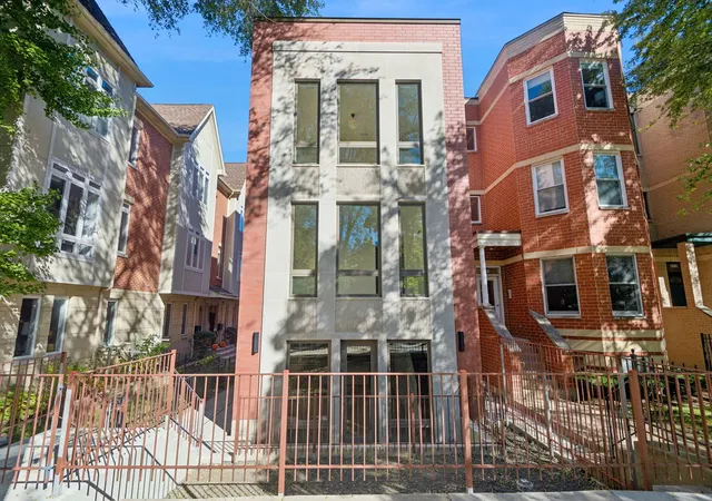 Photo 2 of House for sale at 2323 N Lister Ave, Chicago, IL 60614 | MLS# 12766430 | Listing updated on 2026-09-28
