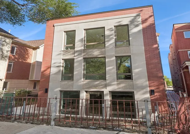 Photo 3 of House for sale at 2323 N Lister Ave, Chicago, IL 60614 | MLS# 12766430 | Listing updated on 2026-09-28