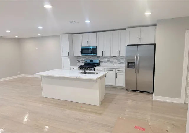 Photo 4 of Single family home for sale at 5708 W 84th Place, Burbank, IL 60459 | MLS# 12766433 | Listing updated on 2026-09-24