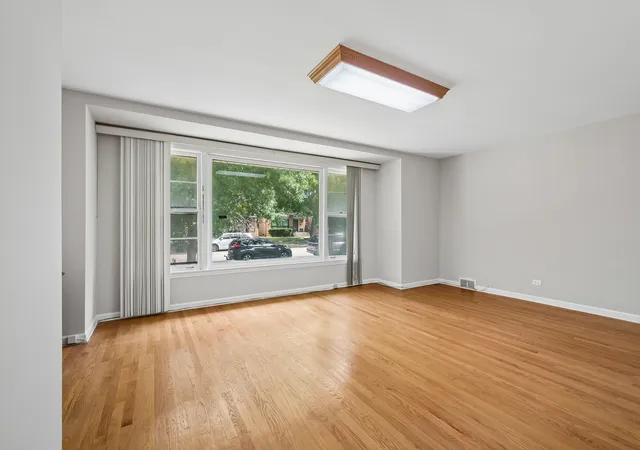 Photo 4 of Single family home for sale at 6118 N Kimball Ave, Chicago, IL 60659 | MLS# 12766449 | Listing updated on 2026-09-24