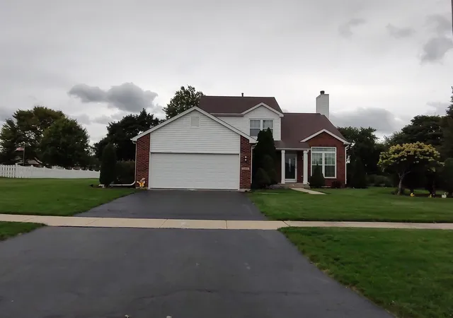 Photo 2 of Single family home for sale at 2000 Grandview Trl, Belvidere, IL 61008 | MLS# 12766454 | Listing updated on 2026-09-30