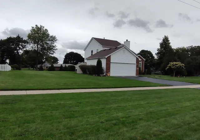 Photo 3 of Single family home for sale at 2000 Grandview Trl, Belvidere, IL 61008 | MLS# 12766454 | Listing updated on 2026-09-30