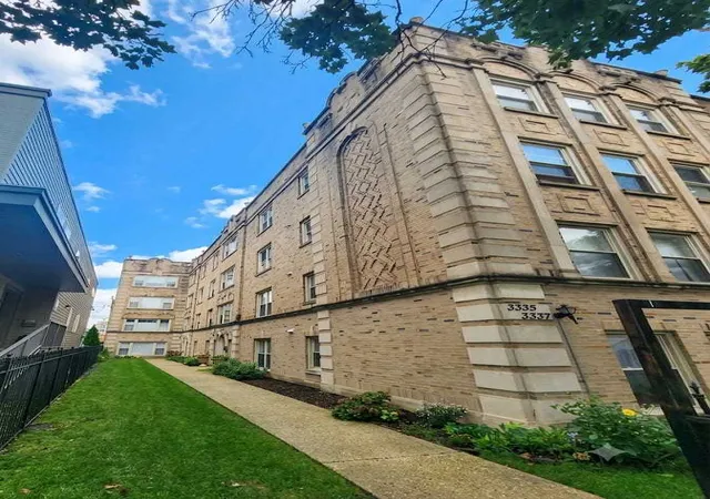 Condo for sale at 3335 W Belle Plaine Ave #3A, Chicago, IL 60618 | MLS# 12766460