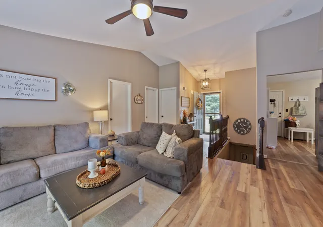 Photo 2 of Single family home for sale at 611 S Orchid Path, Mc Henry, IL 60050 | MLS# 12766462 | Listing updated on 2026-09-26