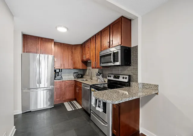 Listing Photo 5 - Condo for sale in building located at 899 S Plymouth Ct, Chicago, IL 60605 - Unit #1505