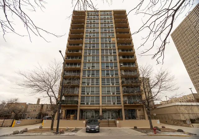 Photo 3 of Condo for sale at 6730 S South Shore Dr #501, Chicago, IL 60649 | MLS# 12766485 | Listing updated on 2026-09-24