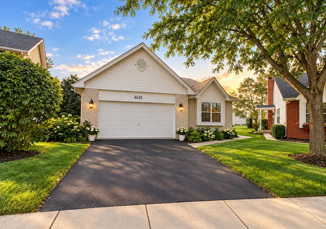 Photo 3 of Single family home for sale at 4618 Lalique Ct, Joliet, IL 60431 | MLS# 12766492 | Listing updated on 2026-09-24