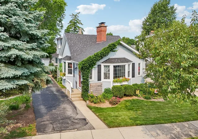 Photo 1 of Single family home for sale at 1216 Canfield Rd, Park Ridge, IL 60068 | MLS# 12766506 | Listing updated on 2026-09-23