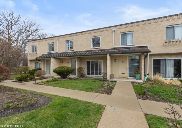 Photo 1 of Townhouse for sale at 158 Green Bay Rd, Glencoe, IL 60022 | MLS# 12766508 | Listing updated on 2026-09-28