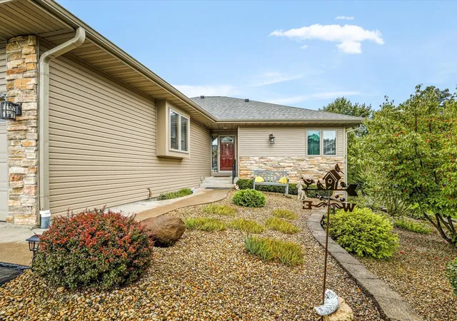Photo 3 of Sale Pending at 942 Lake Summerset Rd, Davis, IL 61019 | MLS# 12766519 | Listing updated on 2026-10-08