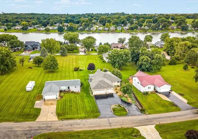 Photo 4 of Sale Pending at 942 Lake Summerset Rd, Davis, IL 61019 | MLS# 12766519 | Listing updated on 2026-10-08