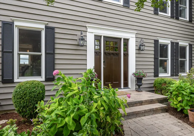Photo 3 of Single family home for sale at 733 Millview Dr, Batavia, IL 60510 | MLS# 12766542 | Listing updated on 2026-09-30