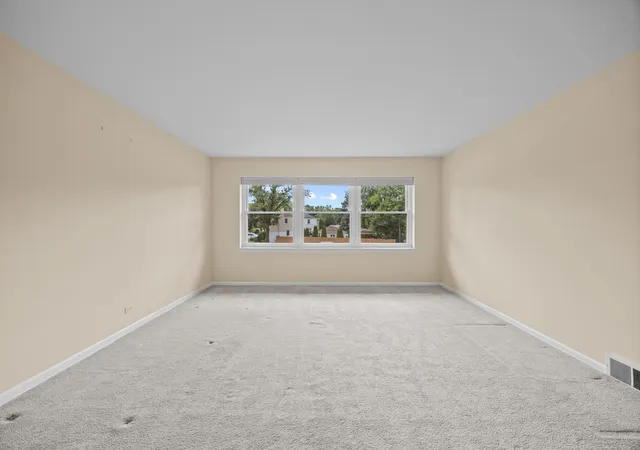 Listing Photo 5 - Condo for sale in building located at 10710 W Cermak Rd, Westchester, IL 60154 - Unit #2W