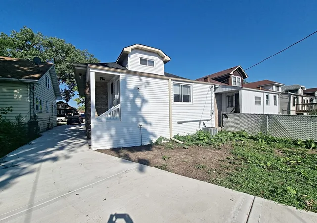 Photo 3 of Single family home for sale at 2123 S 10th Avenue, Maywood, IL 60153 | MLS# 12766566 | Listing updated on 2026-09-28