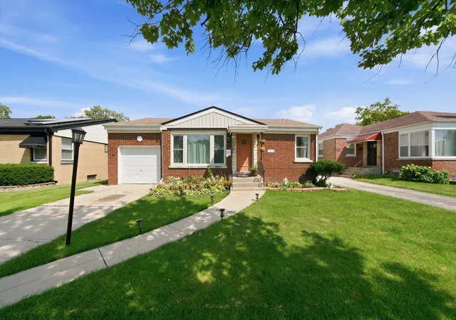Photo 3 of Single family home for sale at 2309 S 23rd Avenue, Broadview, IL 60155 | MLS# 12766568 | Listing updated on 2026-09-28