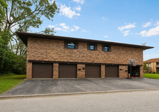Photo 2 of Condo for sale at 19428 Oak Ave #83, Country Club Hills, IL 60478 | MLS# 12766569 | Listing updated on 2026-09-23