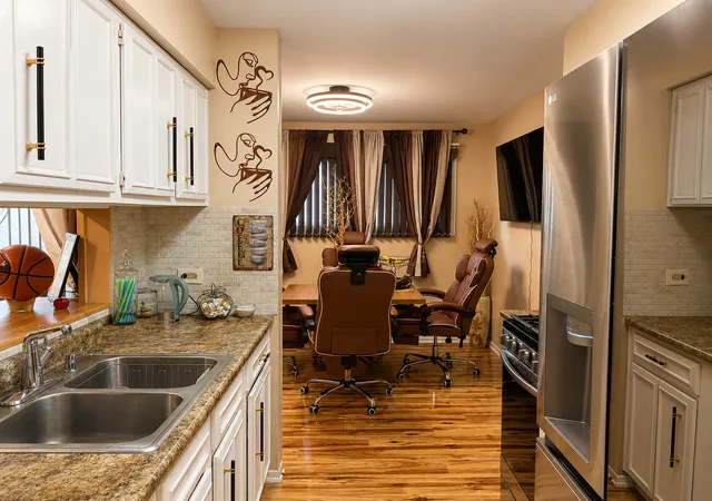 Listing Photo 5 - Condo for sale in building located at 19428 Oak Ave, Country Club Hills, IL 60478 - Unit #83