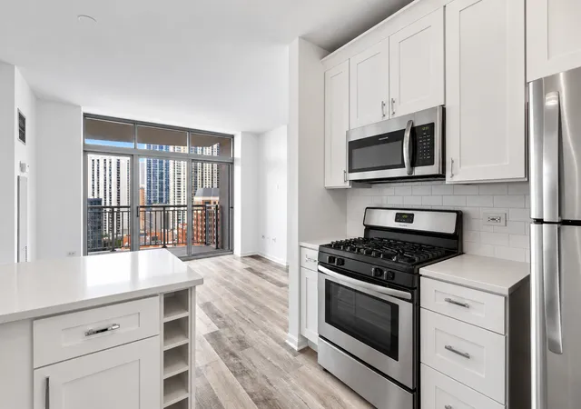 Photo 4 of Condo for sale at 600 N Dearborn St #1707, Chicago, IL 60654 | MLS# 12766576 | Listing updated on 2026-09-24