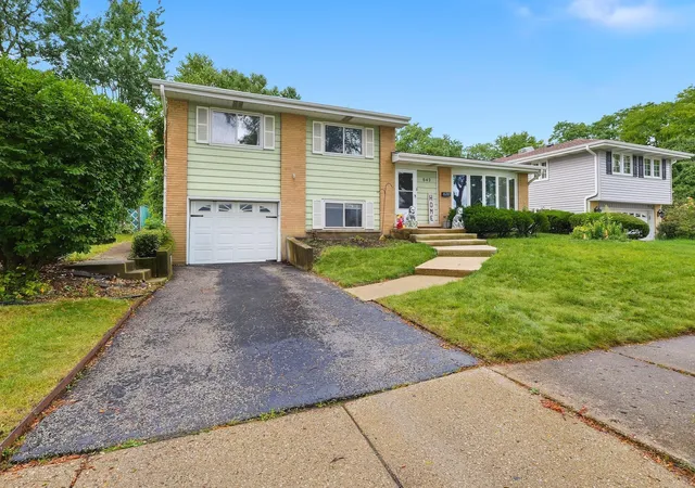 Single family home for sale at 842 S School St, Lombard, IL 60148 | MLS# 12766597