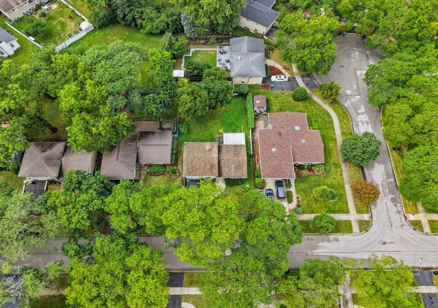 Photo 2 of Single family home for sale at 842 S School St, Lombard, IL 60148 | MLS# 12766597 | Listing updated on 2026-09-25