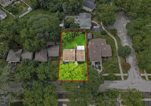Photo 3 of Single family home for sale at 842 S School St, Lombard, IL 60148 | MLS# 12766597 | Listing updated on 2026-09-25