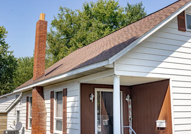 Photo 3 of Single family home for sale at 1013 N 12th Street, Herrin, IL 62948 | MLS# 12766609 | Listing updated on 2026-09-28