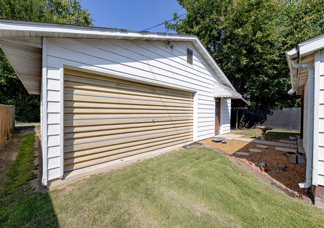 Photo 3 of Single family home for sale at 1013 N 12th Street, Herrin, IL 62948 | MLS# 12766609 | Listing updated on 2026-09-28